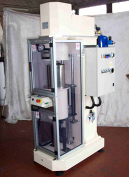 6P : sertisseuse automatique de boîtes sous vide + gaz